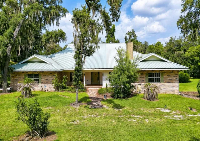 1st image of 914 S Miller Rd, Valrico, FL 33594 | MLS# TB8531028