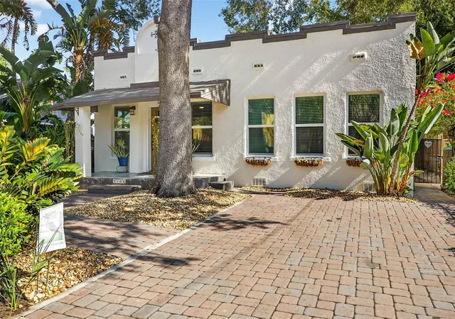 Photo 2 of Single family home for sale at 2705 N Poplar Ave, Tampa, FL 33602 | MLS# TB8531040 | Listing updated on 2026-09-15
