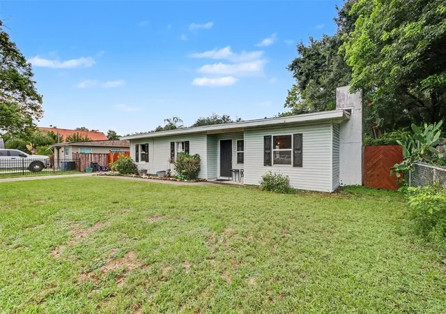 2nd image of 231 1st St, Chuluota, FL 32766 | MLS# TB8531045