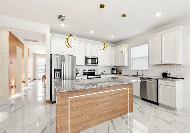 Photo 4 of Single family home for sale at 6976 Rosy Sky Ave, Orlando, FL 32829 | MLS# O6426729 | Listing updated on 2026-08-05