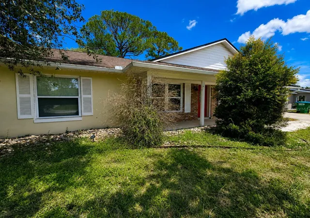 Photo 4 of Single family home for sale at 1432 Landover Ave, Deltona, FL 32725 | MLS# P4939369 | Listing updated on 2026-09-15
