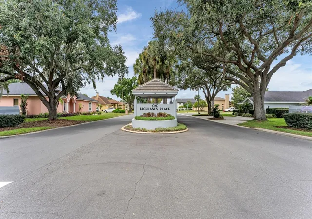 Photo 1 of Single family home for sale at 4765 Highlands Pl Cir, Lakeland, FL 33813 | MLS# L4963645 | Listing updated on 2026-10-22