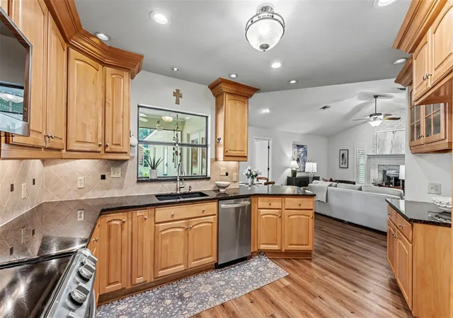 Photo 4 of Single family home for sale at 4765 Highlands Pl Cir, Lakeland, FL 33813 | MLS# L4963645 | Listing updated on 2026-10-22