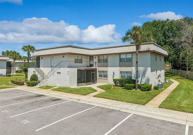 Photo 1 of Condo for sale at 93 Windtree Ln #102, Winter Garden, FL 34787 | MLS# O6426740 | Listing updated on 2026-08-01