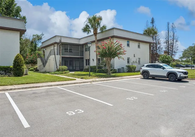 Photo 2 of Condo for sale at 93 Windtree Ln #102, Winter Garden, FL 34787 | MLS# O6426740 | Listing updated on 2026-08-01