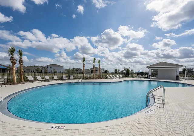 Photo 4 of Single family home for sale at 7425 Fieldstone Dr, Groveland, FL 34736 | MLS# O6426743 | Listing updated on 2026-10-02