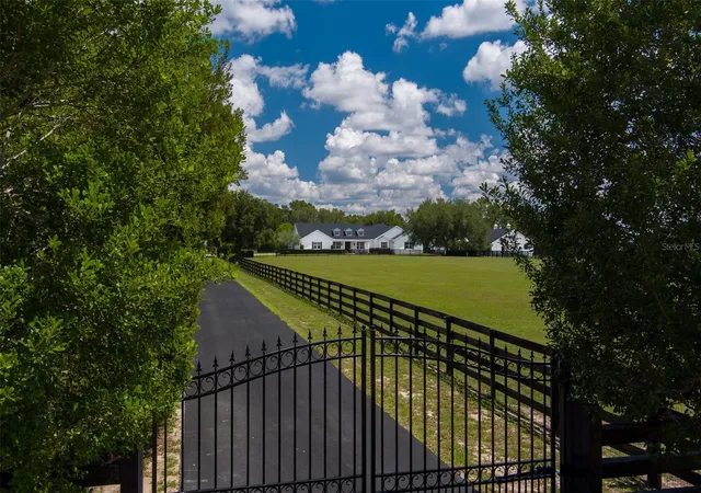 Photo 2 of House for sale at 4985 SW 85th Street, Ocala, FL 34476 | MLS# OM728868 | Listing updated on 2026-09-02
