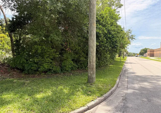 4th image of 1804 S Maple Ave, Sanford, FL 32771 | MLS# O6426751