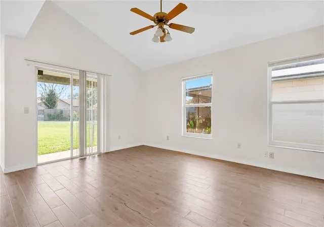 Photo 4 of Single family home for sale at 11842 Atlin Dr, Orlando, FL 32837 | MLS# S5154086 | Listing updated on 2026-10-14