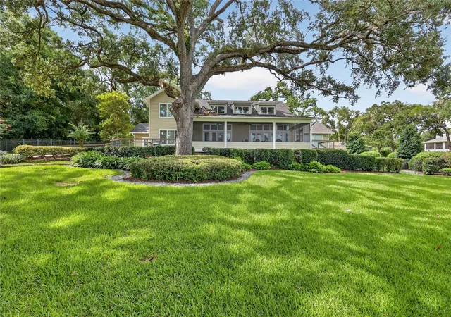 Photo 4 of Single family home for sale at 12950 E Highway 25, Ocklawaha, FL 32179 | MLS# OM728876 | Listing updated on 2026-09-25