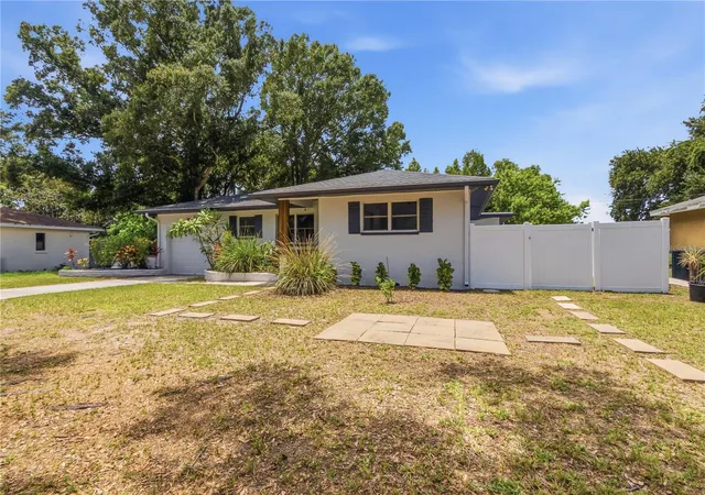 Photo 2 of Single family home for sale at 10 S Orion Ave, Clearwater, FL 33765 | MLS# TB8531093 | Listing updated on 2026-09-24