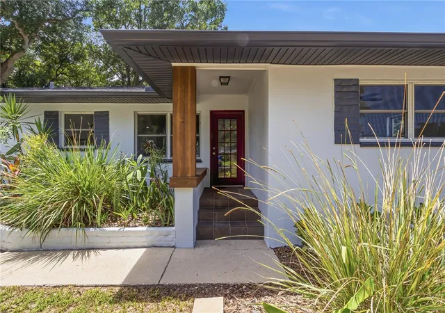 Photo 3 of Single family home for sale at 10 S Orion Ave, Clearwater, FL 33765 | MLS# TB8531093 | Listing updated on 2026-09-24