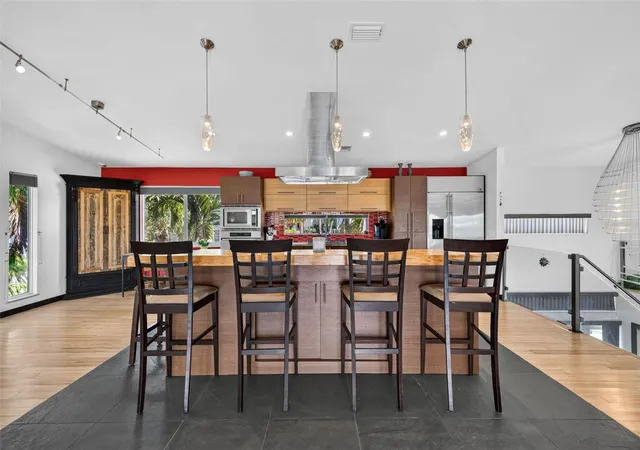 Photo 3 of Single family home for sale at 113 7th Street E, Saint Petersburg, FL 33715 | MLS# TB8531097 | Listing updated on 2026-10-20