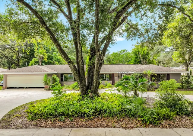2nd image of 300 Pinecrest Rd, Mount Dora, FL 32757 | MLS# G5115340