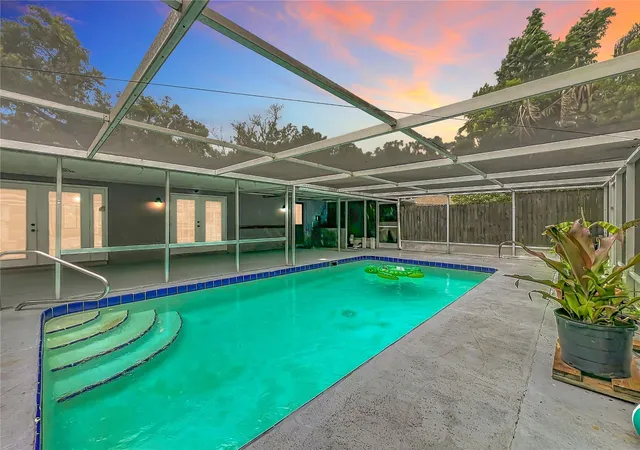 3rd image of 300 Pinecrest Rd, Mount Dora, FL 32757 | MLS# G5115340