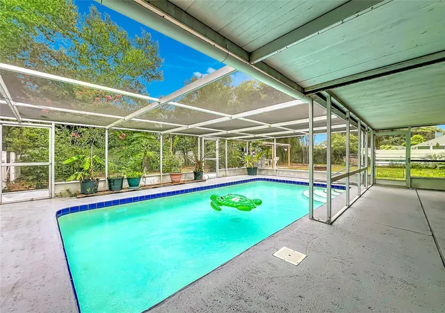 4th image of 300 Pinecrest Rd, Mount Dora, FL 32757 | MLS# G5115340
