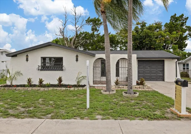 Photo 1 of Single family home for sale at 9401 Glen Moor Ln, Port Richey, FL 34668 | MLS# TB8531105 | Listing updated on 2026-08-05