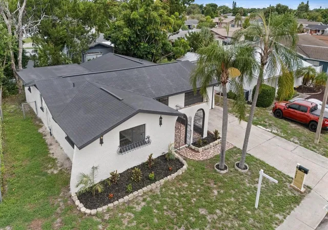 Photo 3 of Single family home for sale at 9401 Glen Moor Ln, Port Richey, FL 34668 | MLS# TB8531105 | Listing updated on 2026-08-05