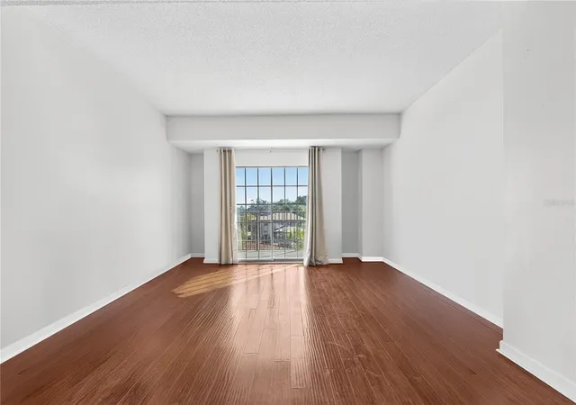 Listing Photo 4 - Condo for sale in building located at 235 6Th St Nw, Winter Haven, FL 33881 - Unit #307