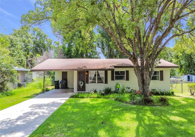 1st image of 220 Pinehurst Dr, Auburndale, FL 33823 | MLS# S5154101