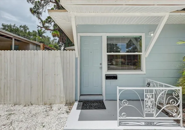 Photo 2 of Single family home for sale at 2901 Dr Martin Luther King Jr St S, St Petersburg, FL 33705 | MLS# TB8531129 | Listing updated on 2026-10-10