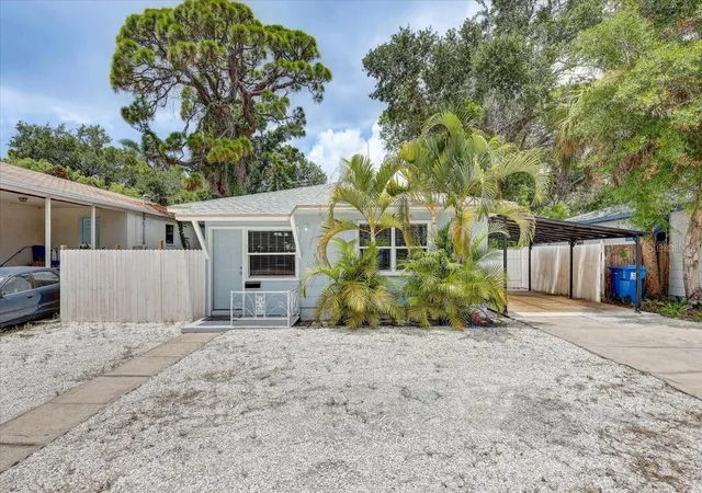 Photo 3 of Single family home for sale at 2901 Dr Martin Luther King Jr St S, St Petersburg, FL 33705 | MLS# TB8531129 | Listing updated on 2026-10-10