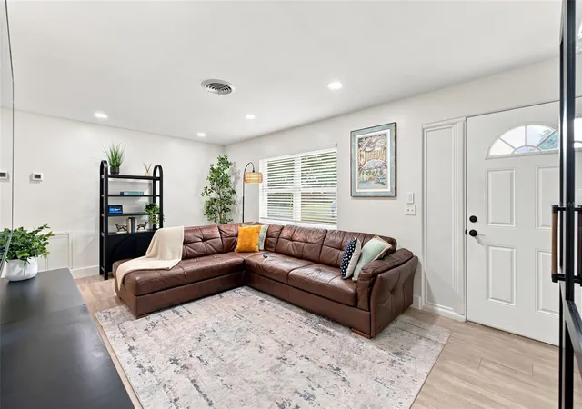 Photo 3 of Single family home for sale at 2048 Jefferson Ave, Dunedin, FL 34698 | MLS# TB8531130 | Listing updated on 2026-09-05