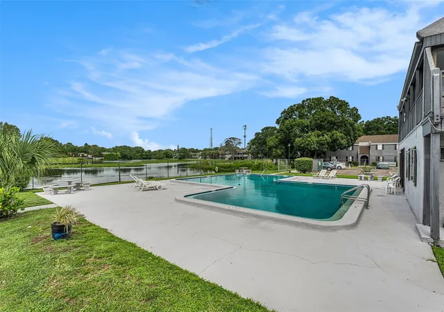 Listing Photo 5 - Condo for sale in building located at 3822 Cortez Dr, TAMPA, FL 33614 - Unit #D