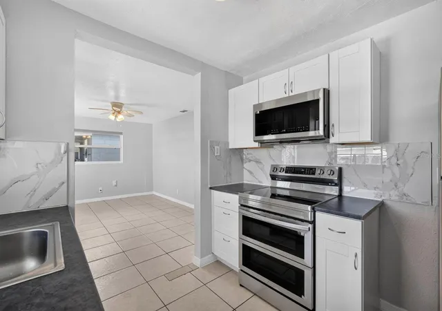 Photo 3 of Single family home for sale at 736 S Caroline St, Daytona Beach, FL 32114 | MLS# V4950311 | Listing updated on 2026-09-06