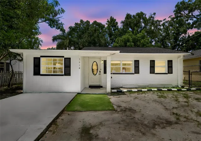 Photo 1 of Single family home for sale at 1614 E Maple Ave, Tampa, FL 33604 | MLS# TB8531140 | Listing updated on 2026-09-18