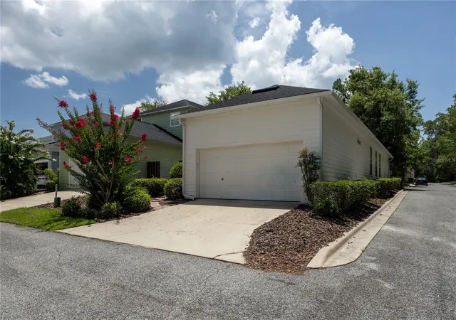32nd image of 11684 Nw 18th Pl, Gainesville, FL 32606 | MLS# GC542115