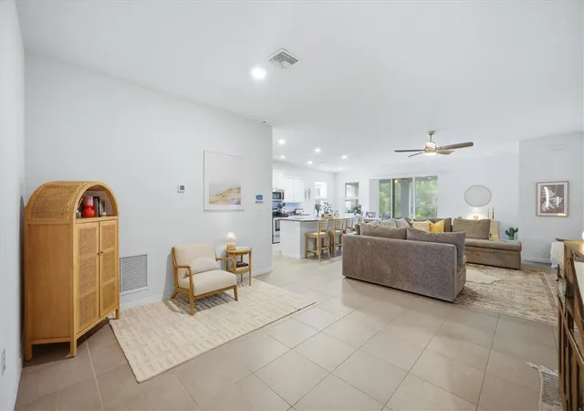 Photo 4 of Single family home for sale at 13819 Camden Crst Ter, Bradenton, FL 34211 | MLS# A4700591 | Listing updated on 2026-10-15
