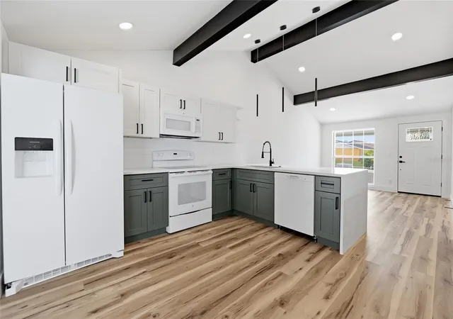 Photo 3 of Townhouse for sale at 8602 Briar Grv Cir, Tampa, FL 33615 | MLS# TB8531152 | Listing updated on 2026-10-07