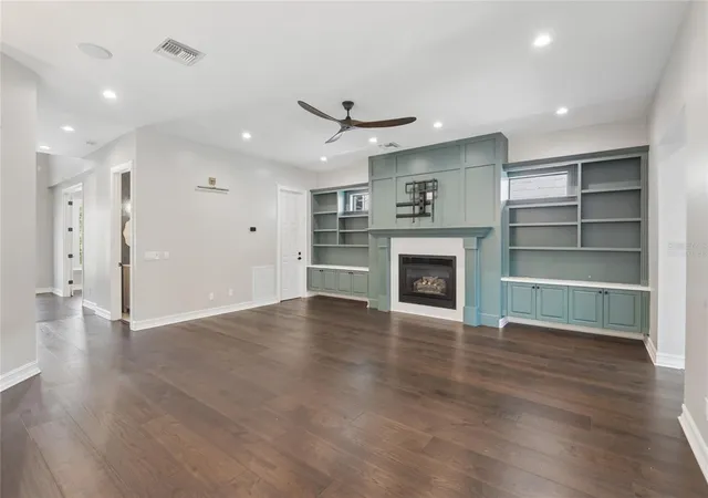 Photo 3 of Single family home for sale at 5105 W Neptune Way, Tampa, FL 33609 | MLS# O6426838 | Listing updated on 2026-10-09