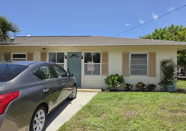 image of 121 Bay St, Tarpon Springs, FL 34689 | MLS# O6426847