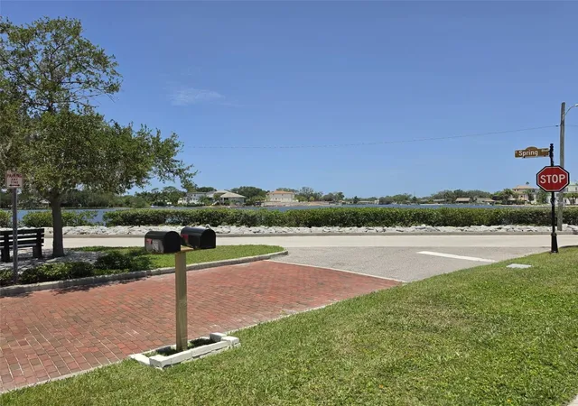 image of 121 Bay St, Tarpon Springs, FL 34689 | MLS# O6426847