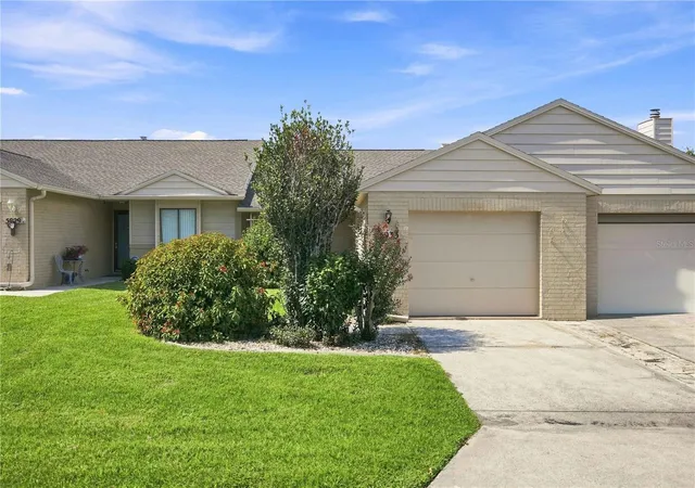 Photo 1 of Single family home for sale at 5033 Se 109th Place, Belleview, FL 34420 | MLS# OM728891 | Listing updated on 2026-07-24