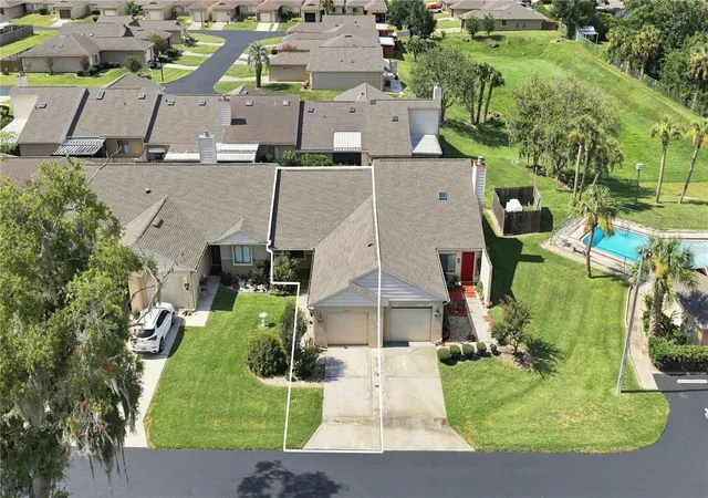 Photo 3 of House for sale at 5033 SE 109th Place, Belleview, FL 34420 | MLS# OM728891 | Listing updated on 2026-07-24