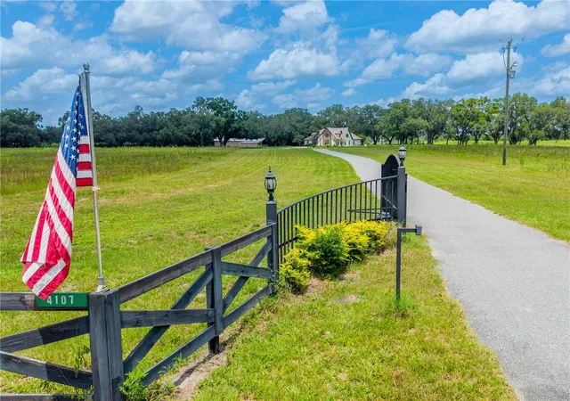 Photo 3 of Single family home for sale at 4107 Sw State Rd 45, Newberry, FL 32669 | MLS# GC542119 | Listing updated on 2026-09-17