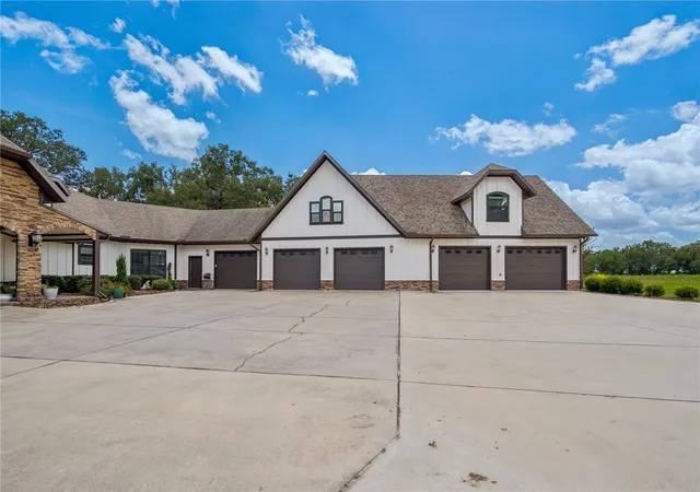 Photo 4 of Single family home for sale at 4107 SW State Rd 45, Newberry, FL 32669 | MLS# GC542119 | Listing updated on 2026-09-17