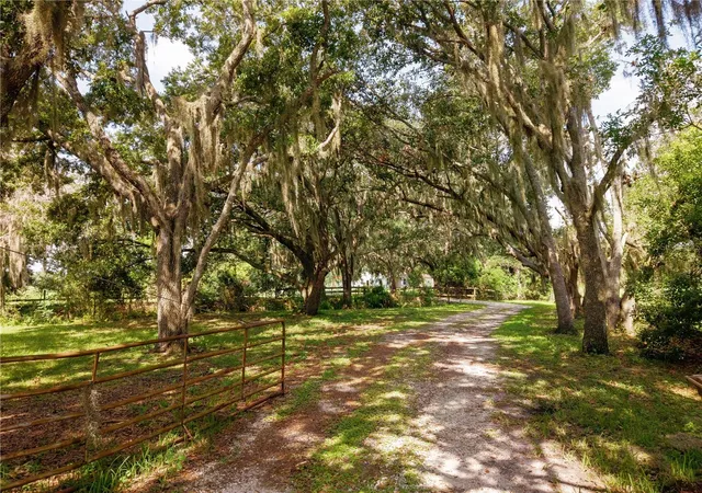 4th image of 3430 Westshore Dr, Saint Cloud, FL 34772 | MLS# S5154115