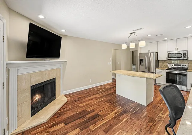 Photo 4 of Townhouse for sale at 1683 Watermark Cir NE, Saint Petersburg, FL 33702 | MLS# TB8531191 | Listing updated on 2026-09-16