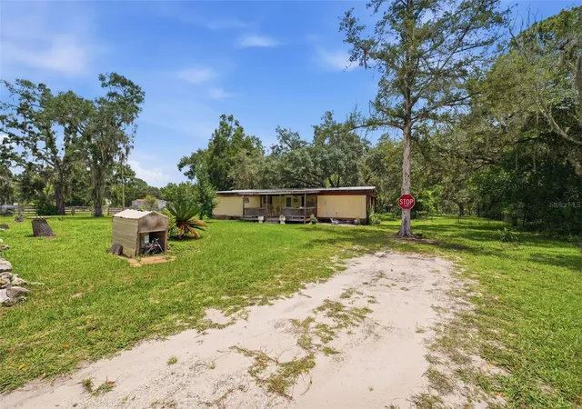 Photo 3 of Manufactured home for sale at 6106 Desales St, Brooksville, FL 34604 | MLS# W7887839 | Listing updated on 2026-07-22