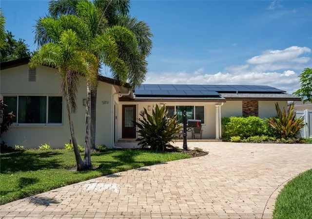 Photo 2 of Single family home for sale at 5119 Venetian Blvd Ne, Saint Petersburg, FL 33703 | MLS# TB8531204 | Listing updated on 2026-07-22