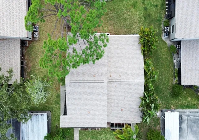 Listing Photo 4 - Condo for sale in building located at 5677 Summer Side Ln, SARASOTA, FL 34231 - Unit #31B