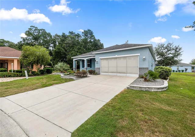 Photo 3 of Single family home for sale at 7767 SW 80th Place Rd, Ocala, FL 34476 | MLS# OM728902 | Listing updated on 2026-09-17