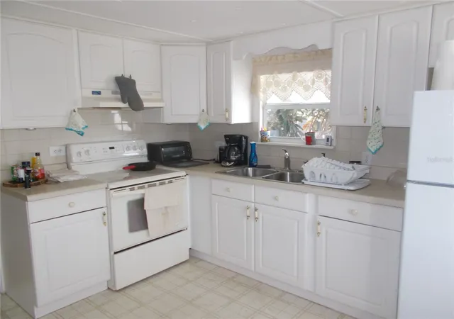 Photo 3 of Manufactured home for sale at 6427 Fleetwood Ct, North Port, FL 34287 | MLS# C7528642 | Listing updated on 2026-09-29