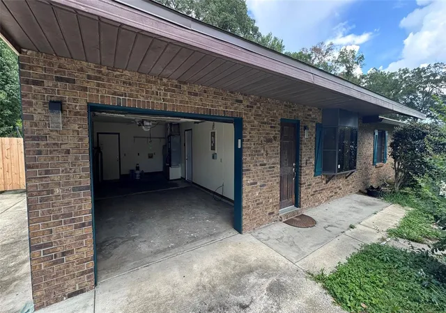 Photo 2 of Single family home for sale at 3315 NE 31st Avenue, Ocala, FL 34479 | MLS# OM728906 | Listing updated on 2026-08-26