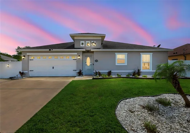 Photo 2 of Single family home for sale at 36 Royal Palm Ln, Palm Coast, FL 32164 | MLS# V4950315 | Listing updated on 2026-09-06
