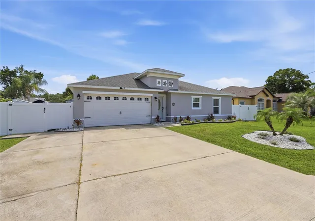 Photo 35 of Single family home for sale at 36 Royal Palm Ln, Palm Coast, FL 32164 | MLS# V4950315 | Listing updated on 2026-09-06